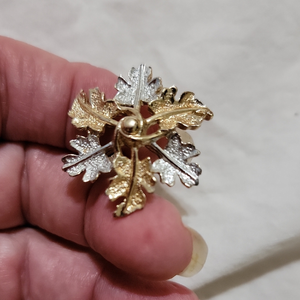 Elegant Vintage Gold and Silver Leaf Single Clip On Earring